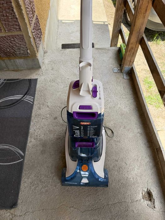 Vând aspirator-spălător pentru covoare și tapițerii Vax Dual V Advance Reach