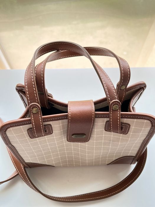 Стилна чанта Esprit - светло-кафяв и бежов цвят, с дълга дръжка.