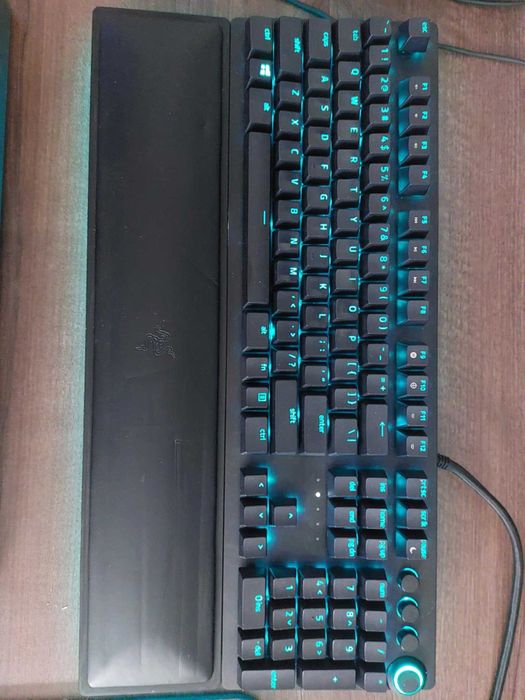 Клавиатура Razer Huntsman Elite (първата версия)