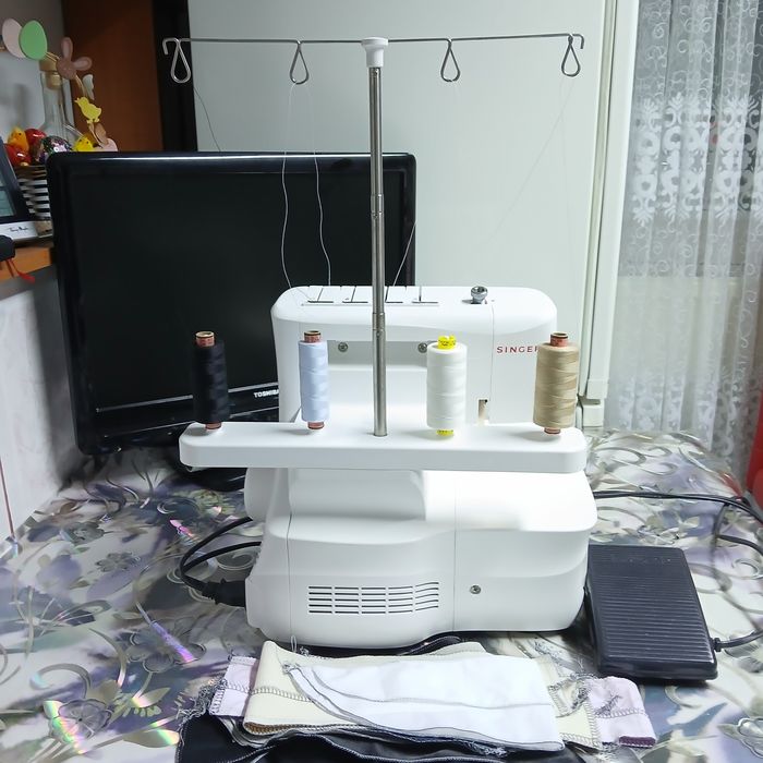 Masina de cusut si surfilat cu 2 ace 4 fire overlock SINGER S14 -78