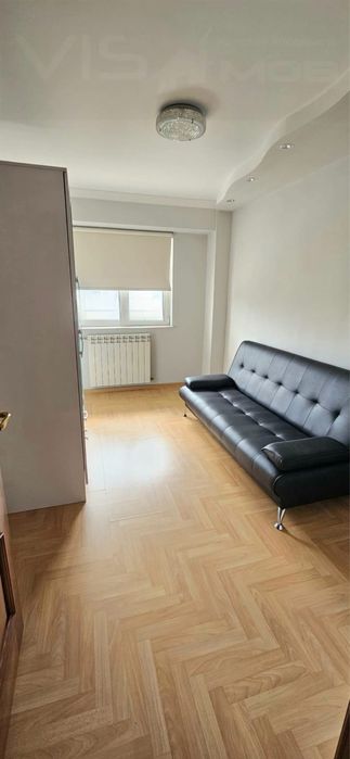 De vânzare apartament cu 3 camere în Onești