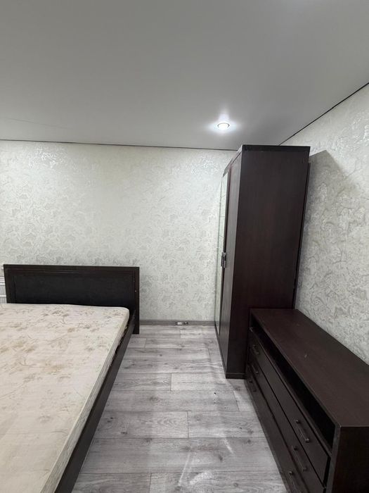 Клеем обой качественно и быстро.