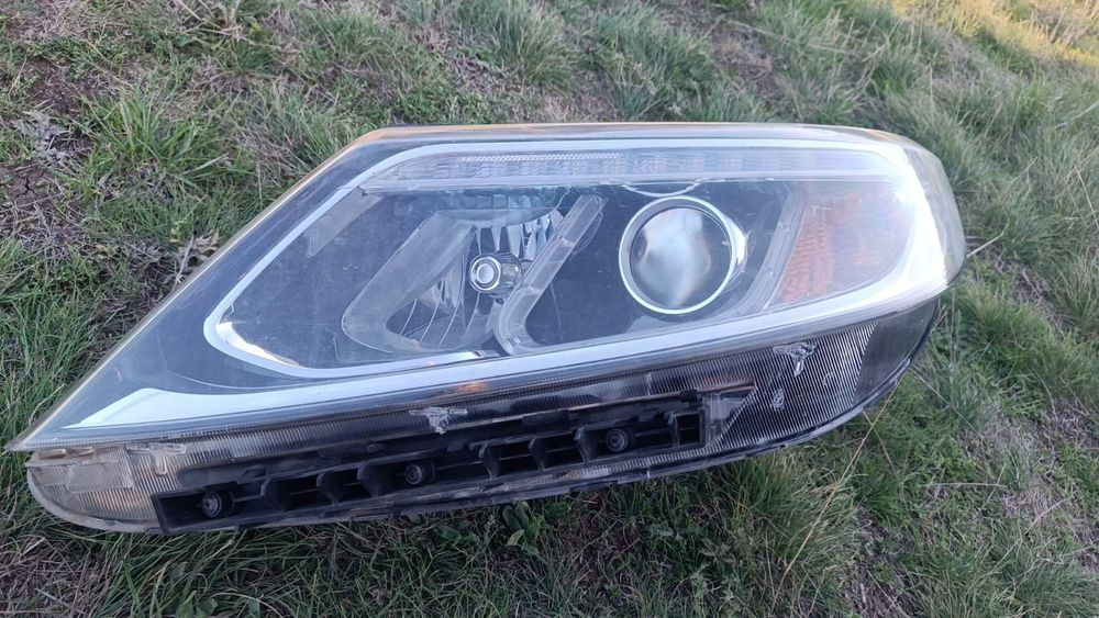 Ляв фар за Киа Соренто 2013-2015