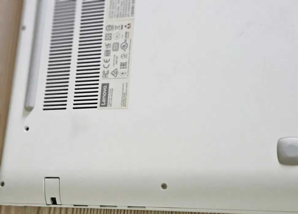 Лаптоп Lenovo IdeaPad 700-15ISK