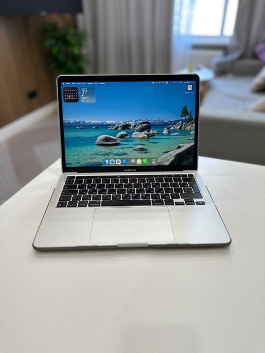Продам MacBook Pro 13 M1