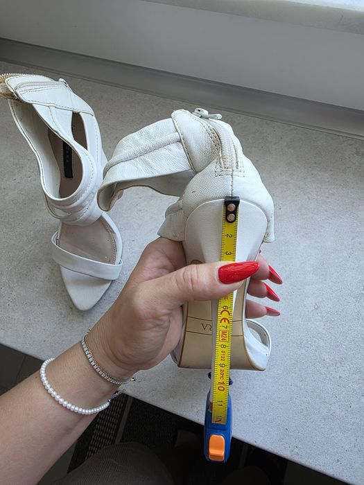 Sandale Zara din piele marimea 36