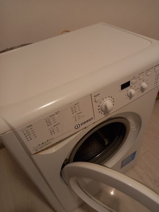 Vând mașină de spălat