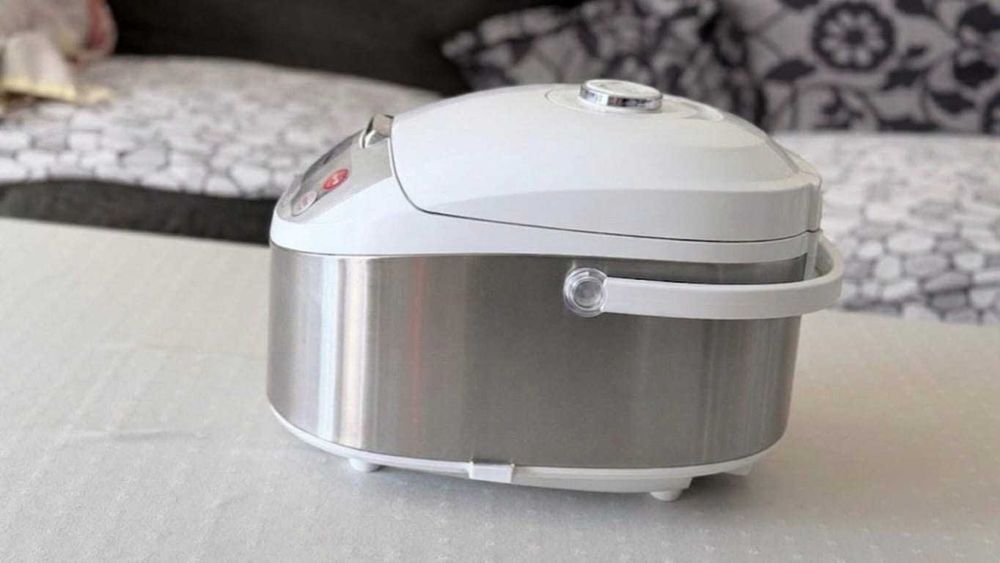 Мултикукър Philips HD3037/70 – перфектно състояние, с всички аксесоари и книжки