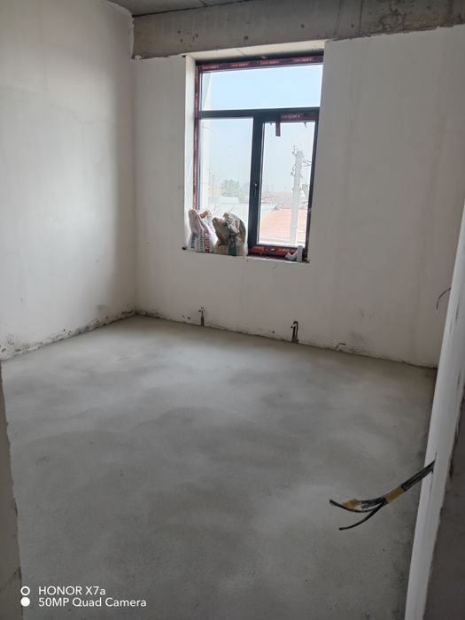 Zamonaviy arxitektura asosida qurilgan binoni 2 etaj 2 xonali kv sotil