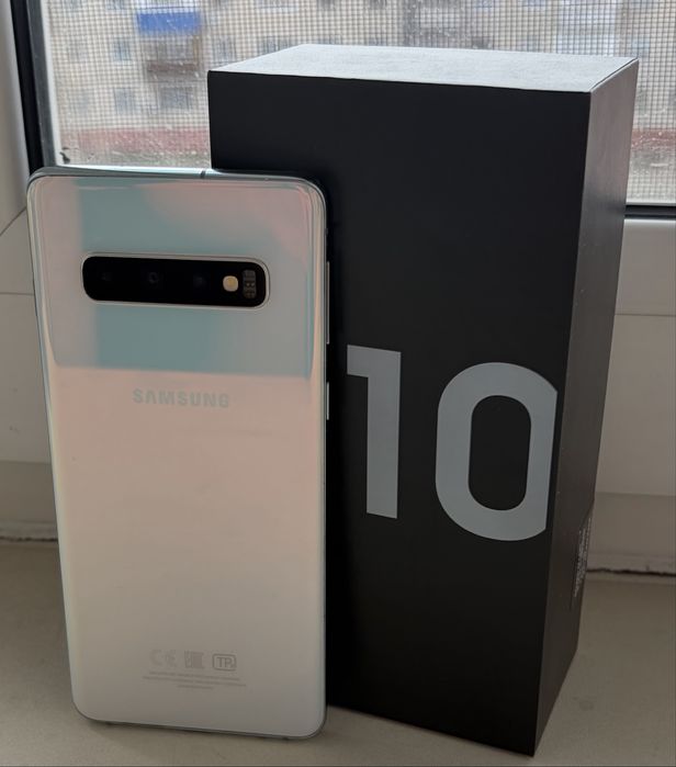 Продаю SAMSUNG S10