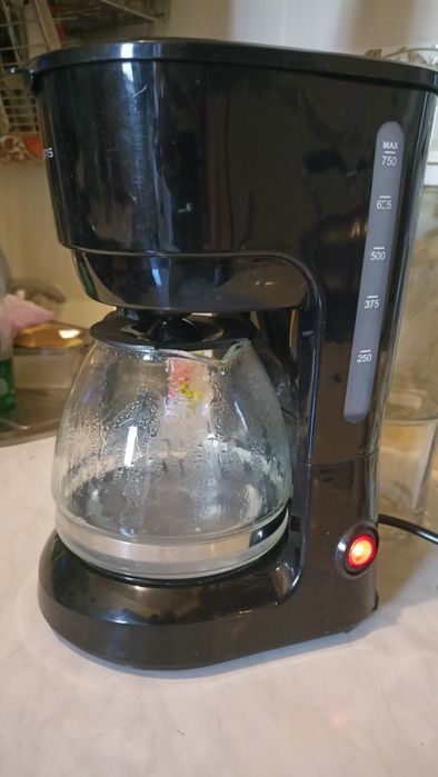 Кофеварка капельная Polaris на 750 мл, б/у. В хорошем состоянии.