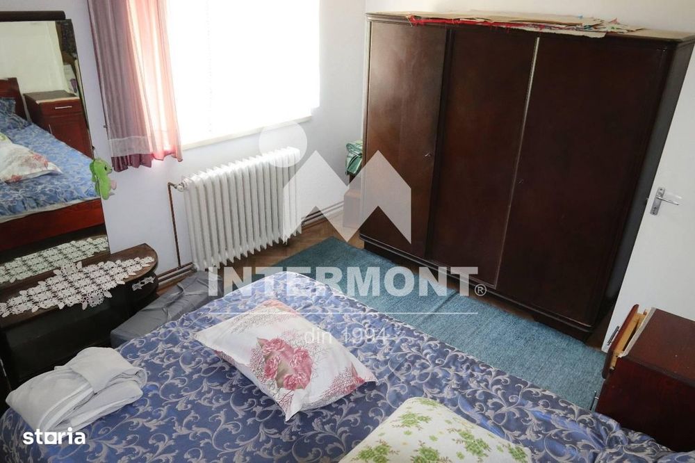 Apartament de vânzare Sinaia – 3 camere decomandate |76 mp | Parter