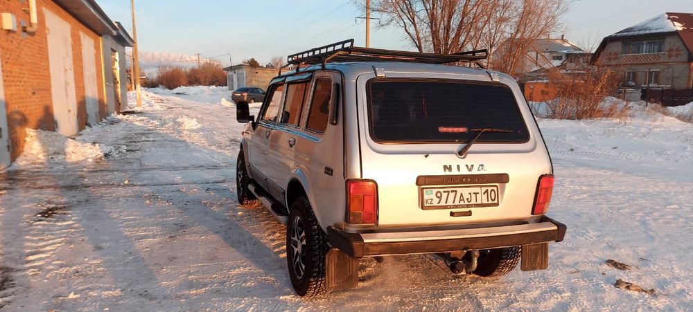 Продам ниву пятидверную