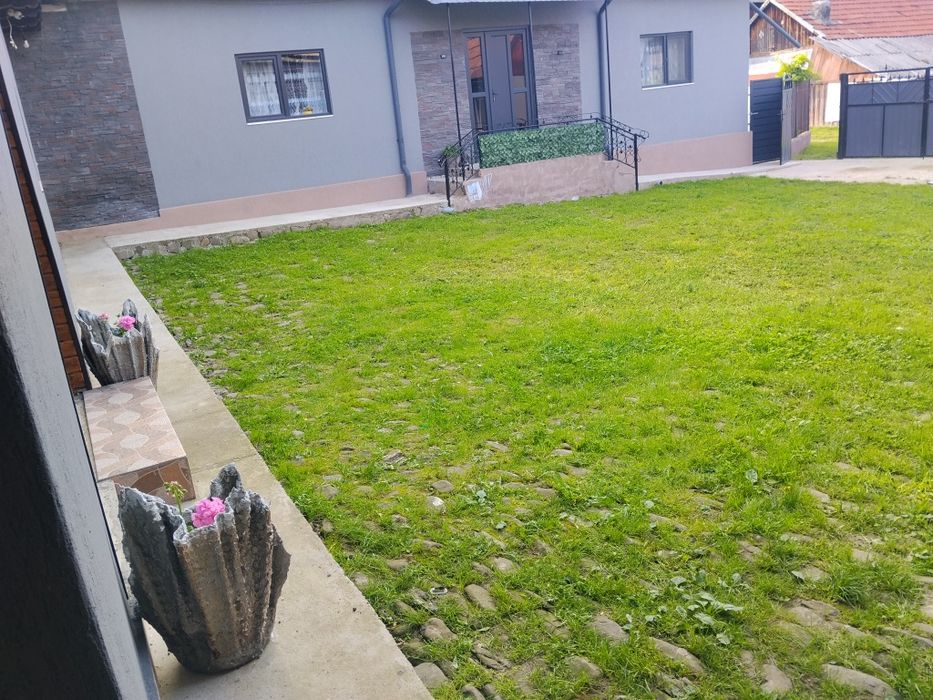 Casa de închiriat