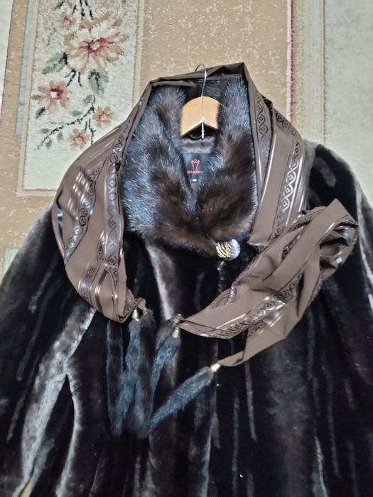 Мутоновая шуба с шарфиком