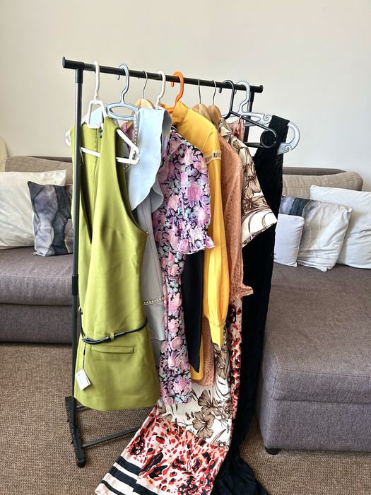 Рокли с етикети или обличани веднъж