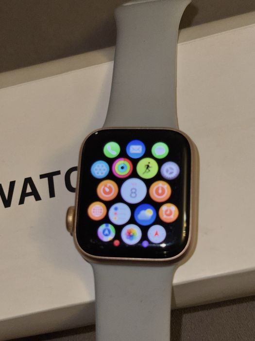 apple watch SE gold
