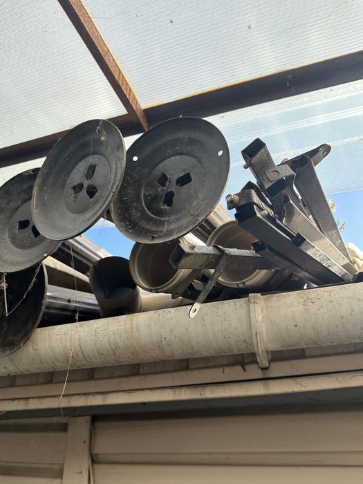 Шатыр есть 2 штуки