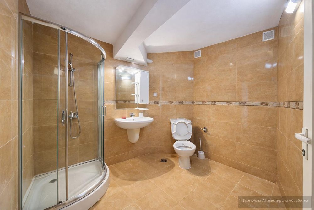 Тристаен апартамент под наем в Център