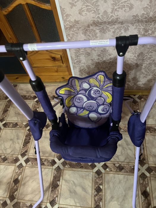 Продам детскую качелю.