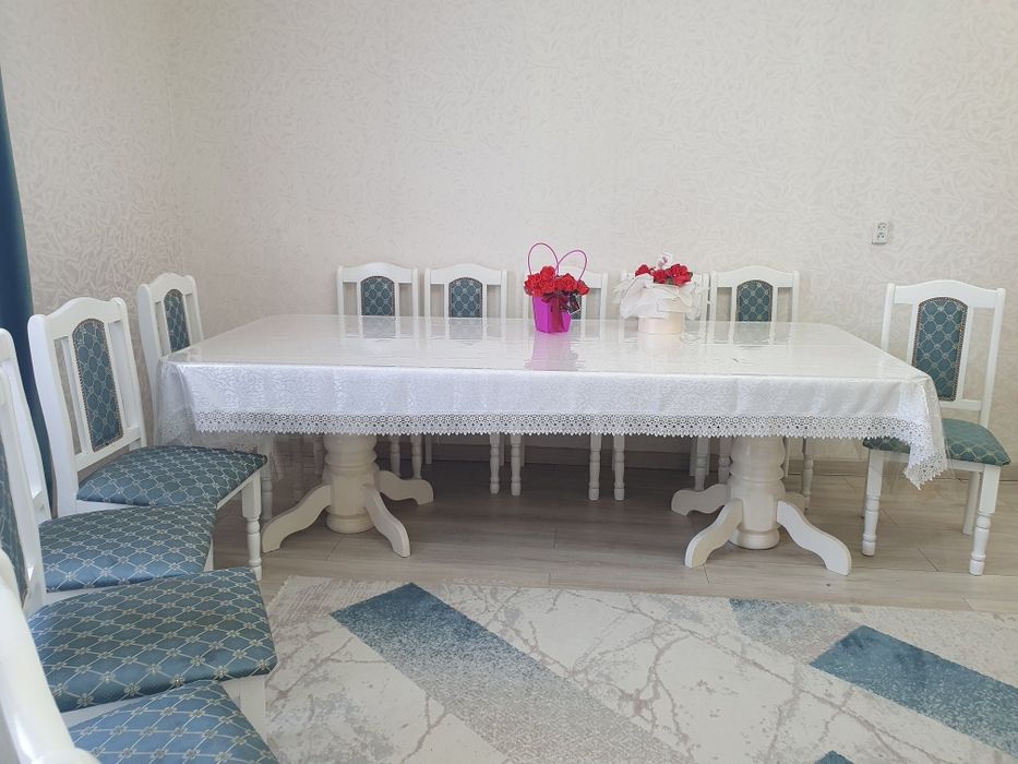 Продам стол с  12 стульями