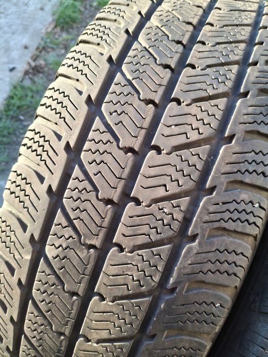 4 Anvelope  de iarnă 215 60 r17C Semperit