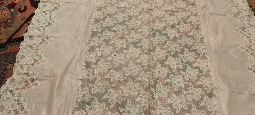 Fata de masa dantelata, impermeabia, 2.20 m