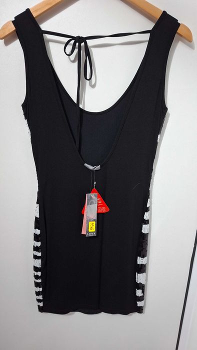 Пайетена рокля Lipsy London