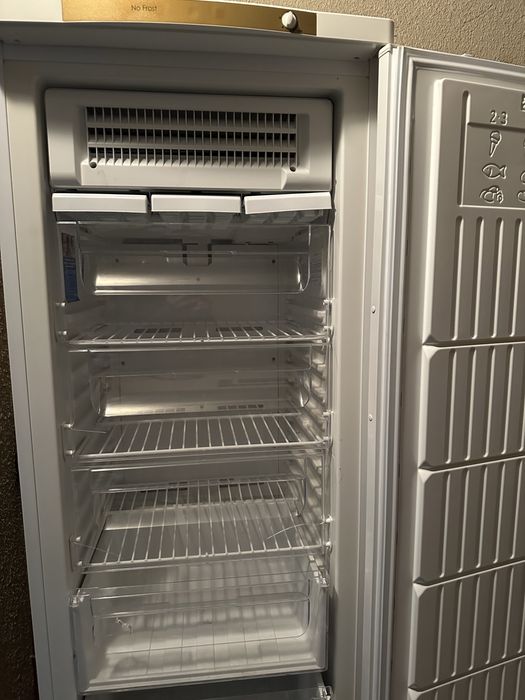 Морозильная камера, вертикальная