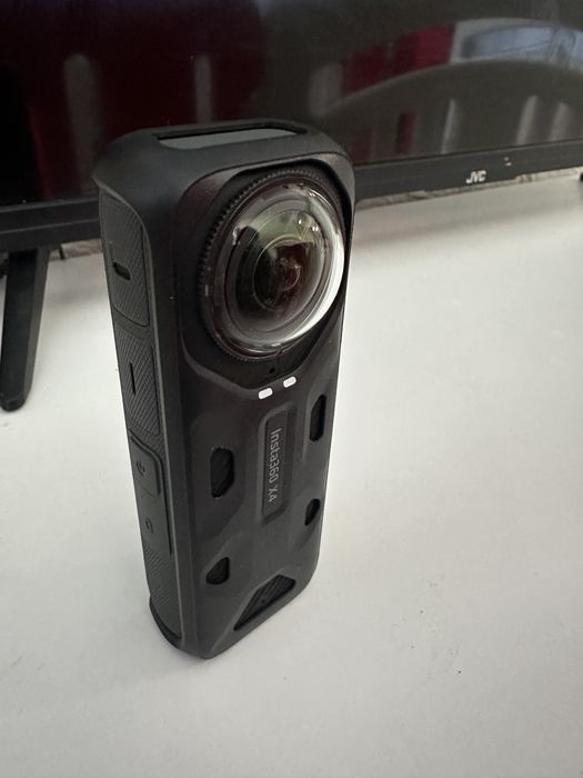 Insta 360 x4 - camera 360 cu stick invizibil