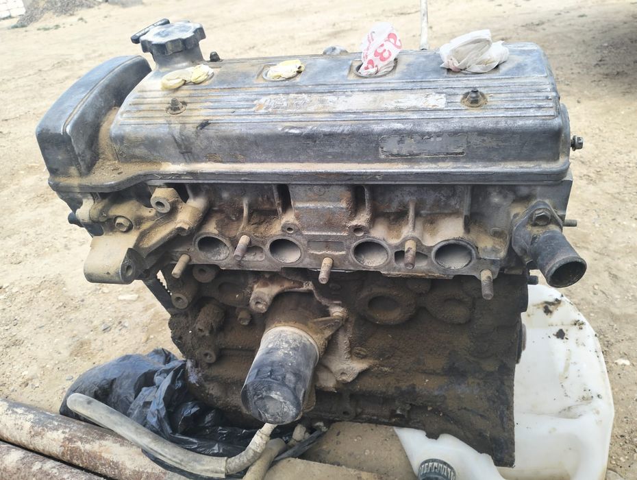 Б/у мотор на Карина е