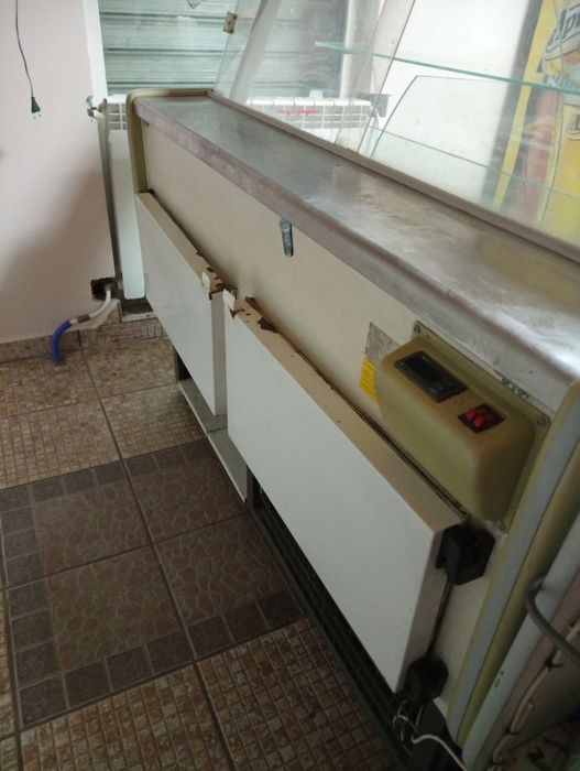 Хладилна витрина -с хладилни депа с 2 врати