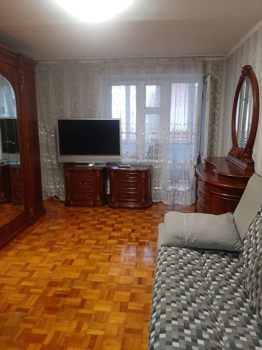Продам 3 комнатную квартиру  Катаева 44/2. Квартира 58 кв .