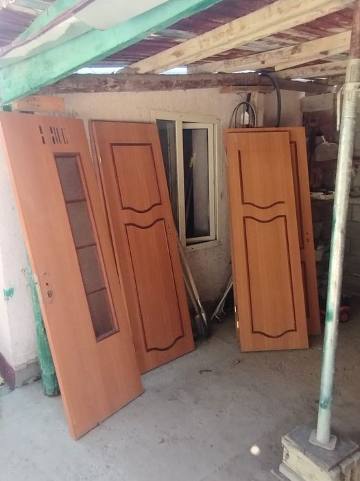 Дверь Есиктер уиге