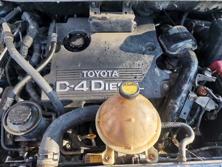 Toyota Avensis Verso 2.0 D4-D 116кс НА ЧАСТИ