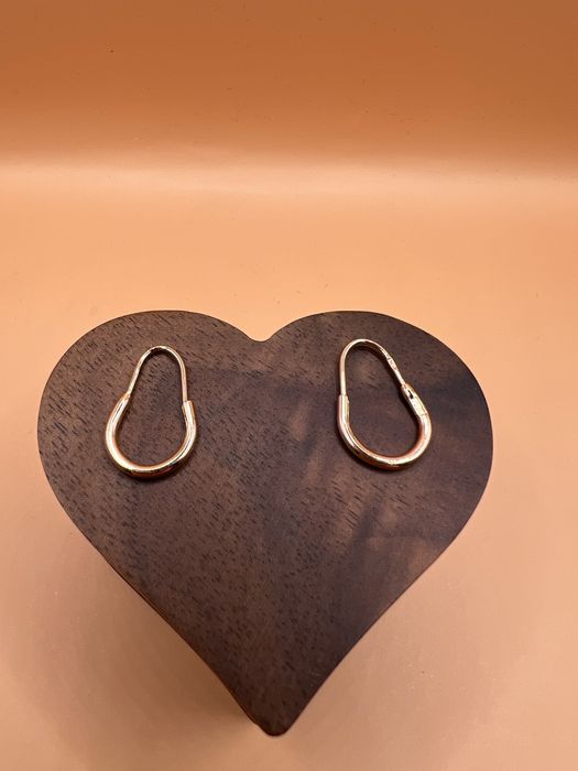 Продам золотые серьги.