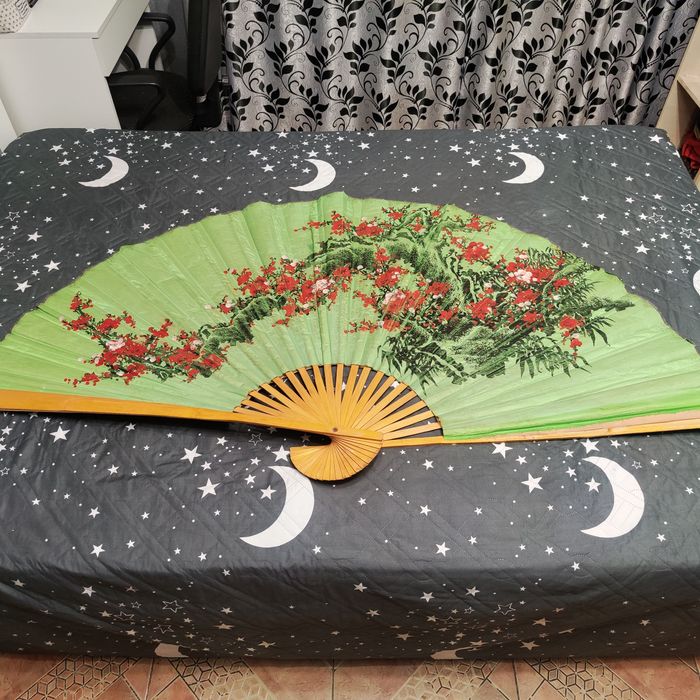 Продам веер на стену