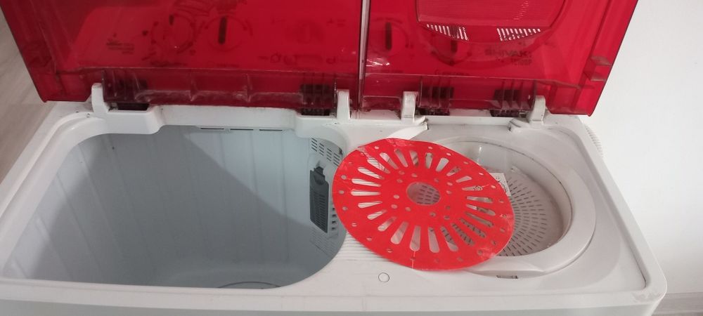 Продаётся стиральная машина полуавтомат
