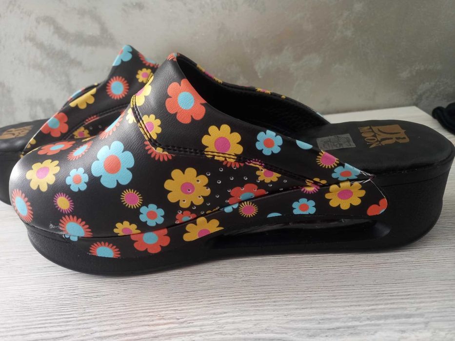 Медицински чехли / сабо номер 39