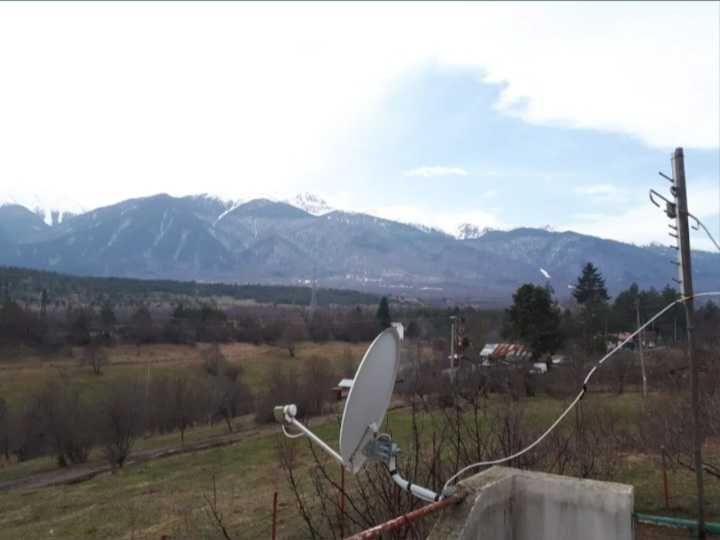 Вила във вилно селище