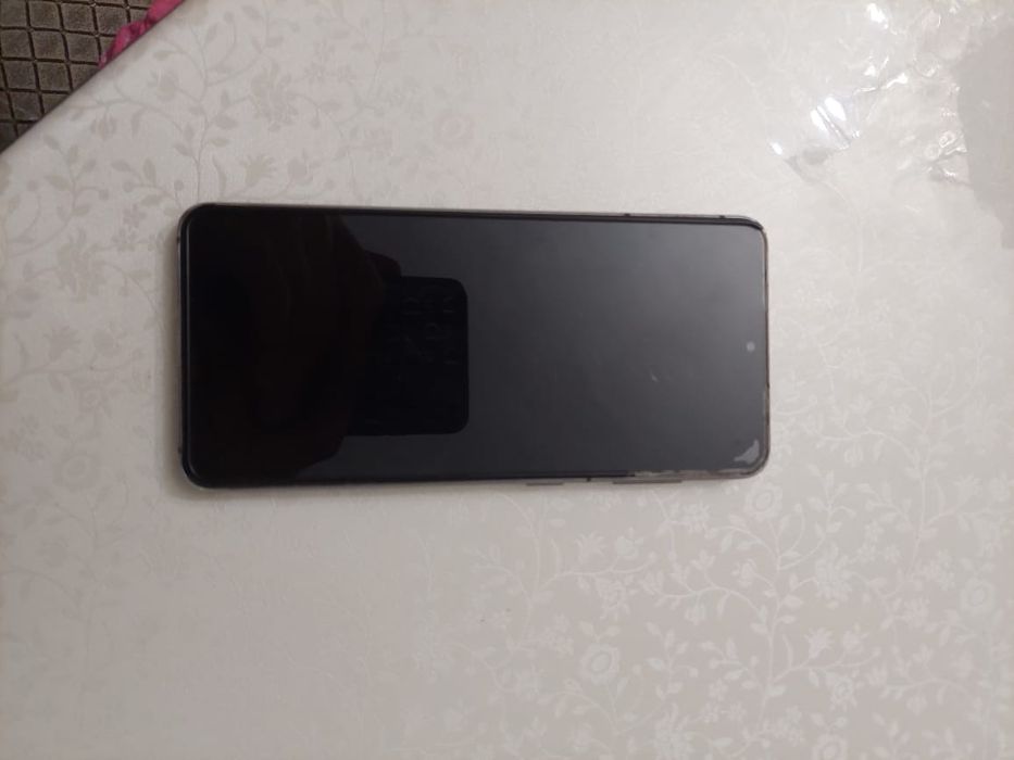 Самсунг S21 Продайу срочна.
