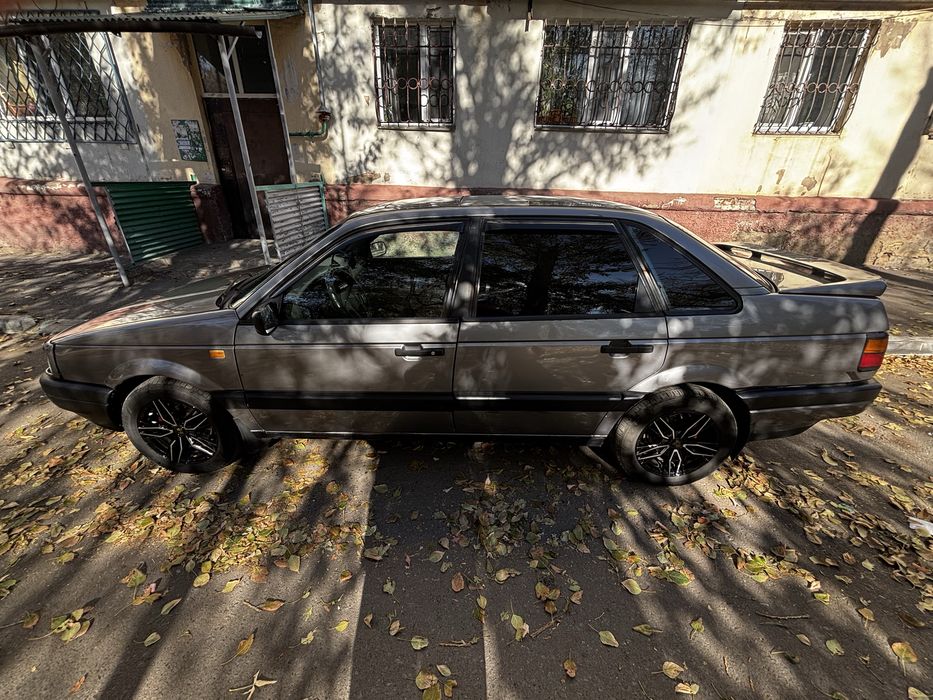 Volkswagen Passat B3 1990 год
