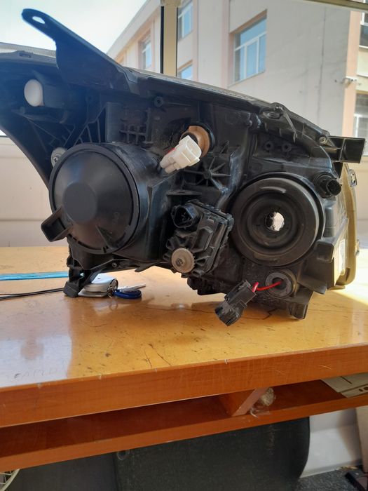 Far stg.Toyota Avensis