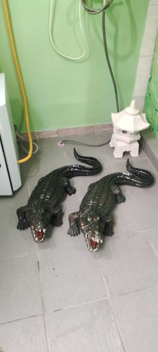Продам скульптуру крокодила.