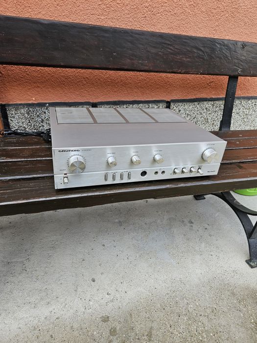 Усилвател Grundig V 2000