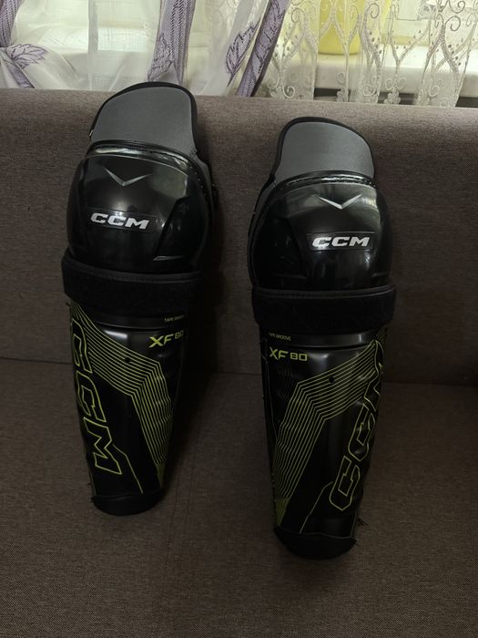 Щитки хоккейные , наколенники CCM
