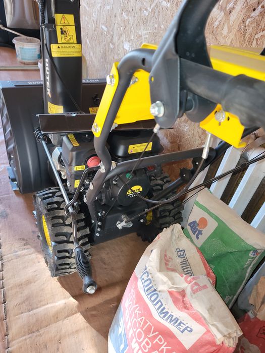 Снегоуборщик в отличном состоянии