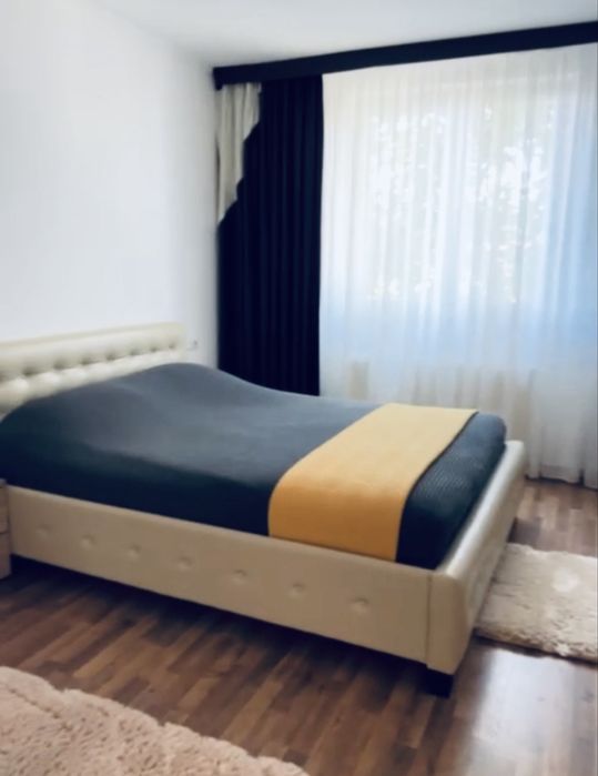 Inchiriez apartament