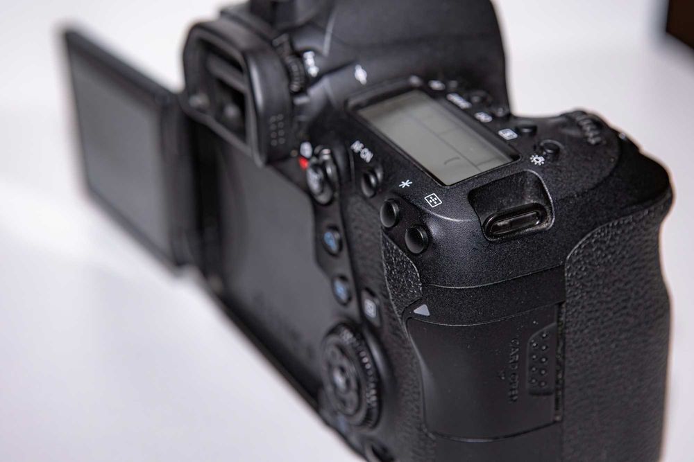 CANON EOS 6D mark II Перфектен