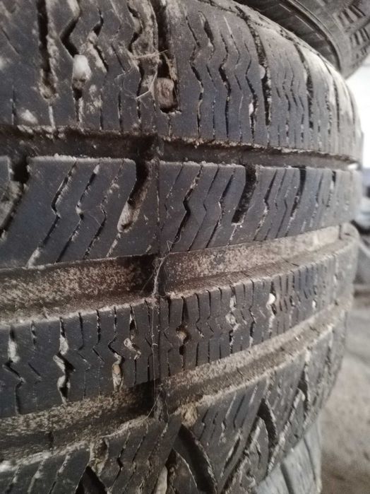 Jenti cu anvelope bune  215/60 R17 96 H   ;235 /45 R17 94 H